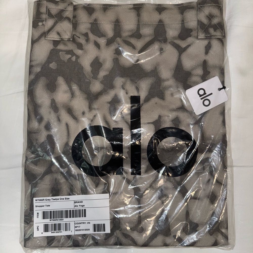 ALO Yoga Tie Dye Tote Bag